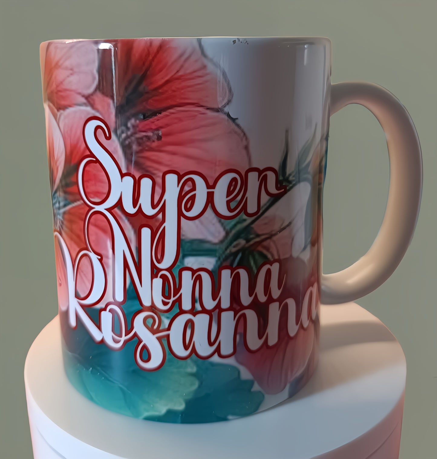 Floral ceramic mug with 'Super Nonna Rosanna' text, personalized gift for grandmothers